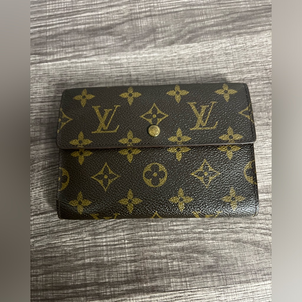 Louis Vuitton Alexandra Monogram Trifold Wallet